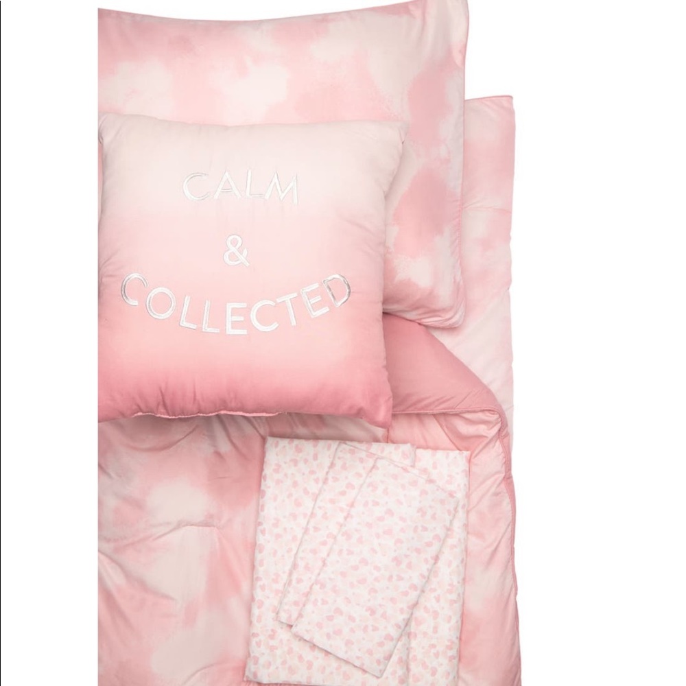 BCBG 8-PIECES BED IN A BAG SET (Queen size) Calm & Collected